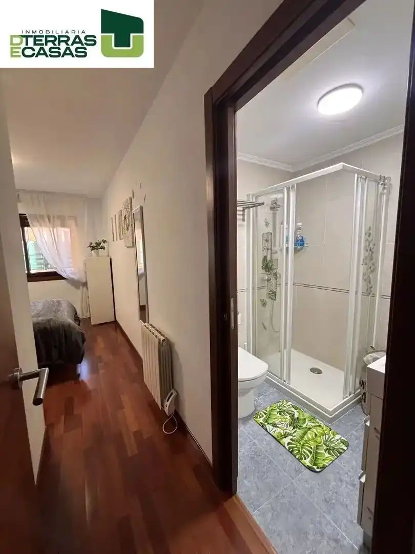 Baño de Piso en venta en O Grove   con Aire acondicionado, Terraza y Trastero