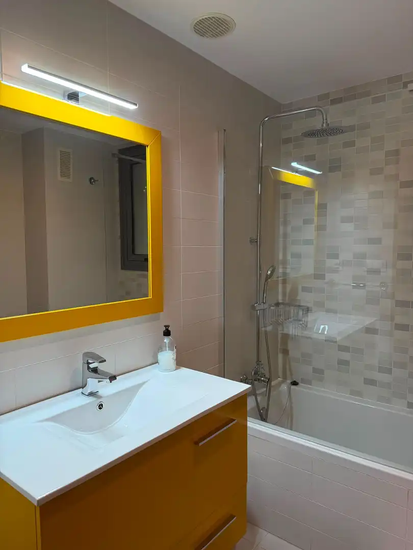 Baño de Piso en venta en Alcoy / Alcoi con Calefacción, Trastero y Amueblado