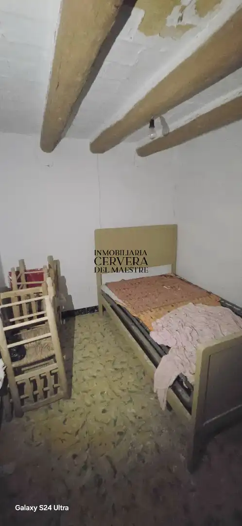 Schlafzimmer von Einfamilien-Reihenhaus zum Verkauf in Xert mit Privatgarten