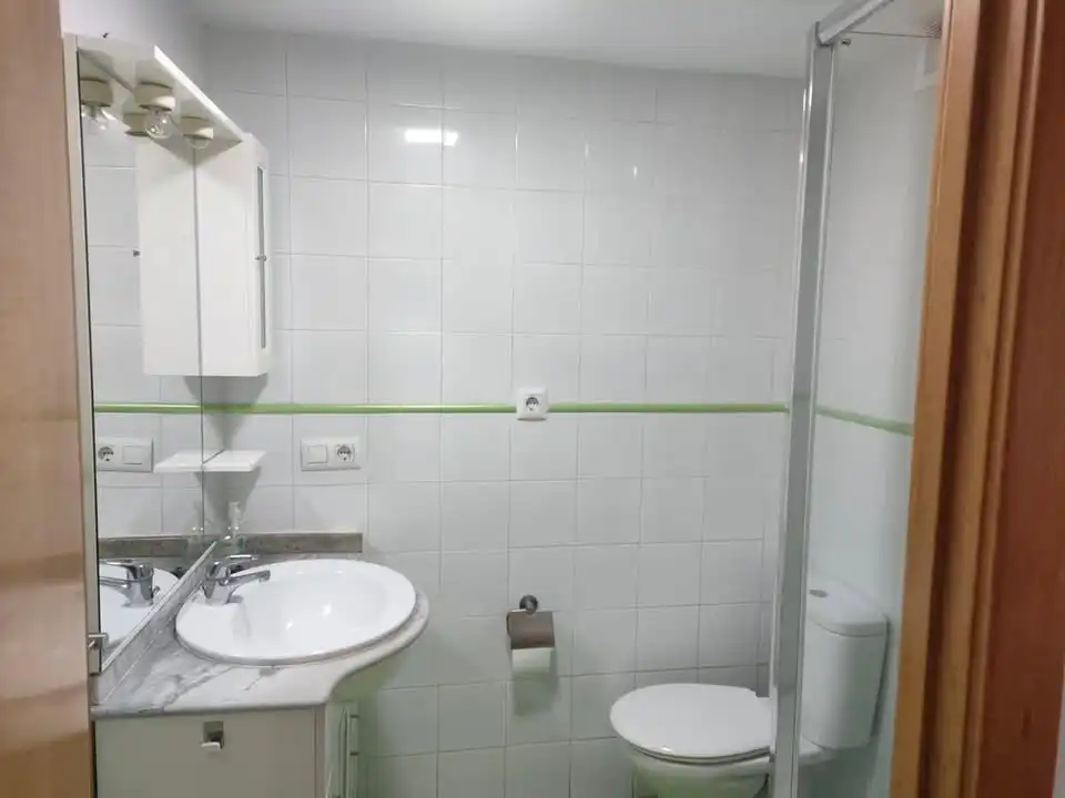 Bany de Pis de lloguer en Gijón  amb Calefacció, Parquet i Moblat