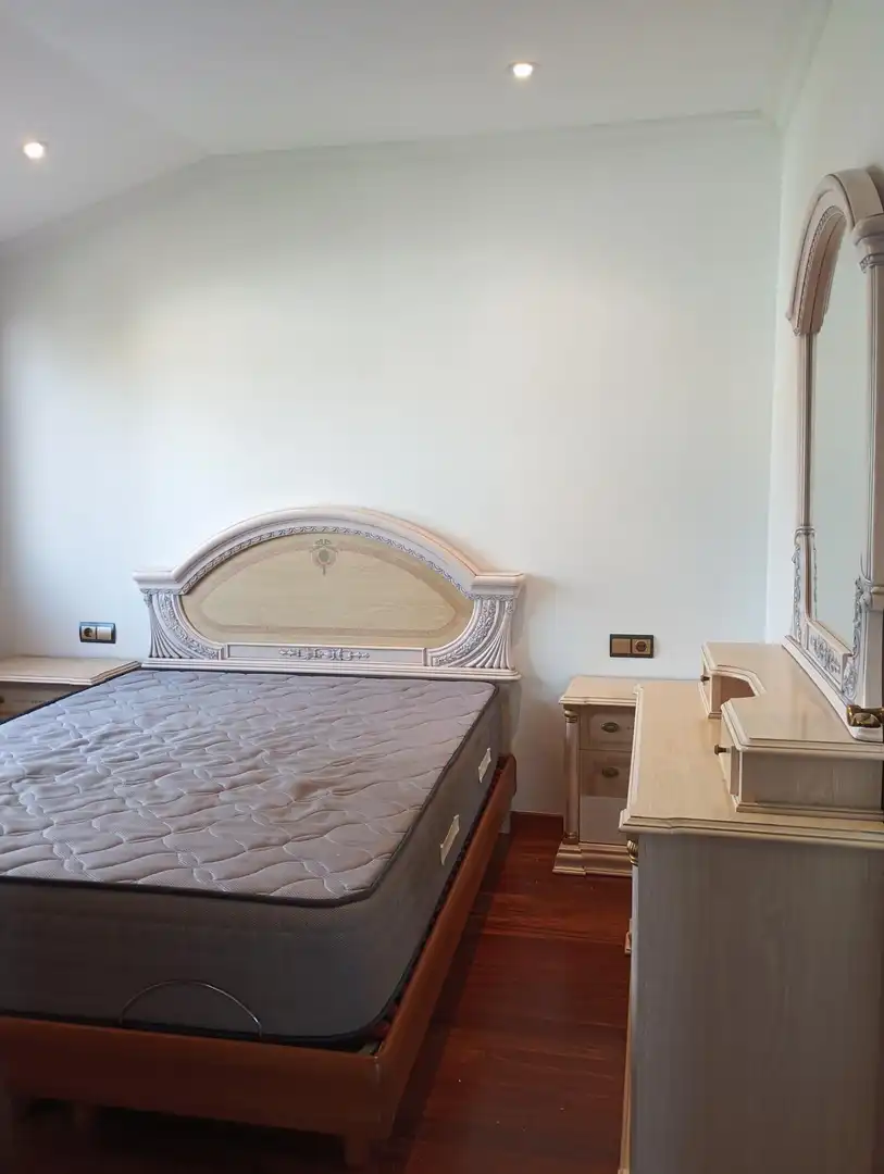 Bedroom of Flat for rent in Vigo   with Heating and Parquet flooring