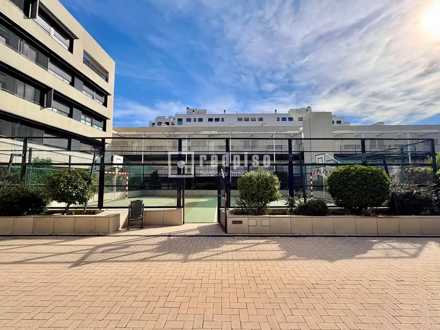 Vista exterior de Pis en venda en Madrid amb Aire condicionat, Calefacció i Jardí privat