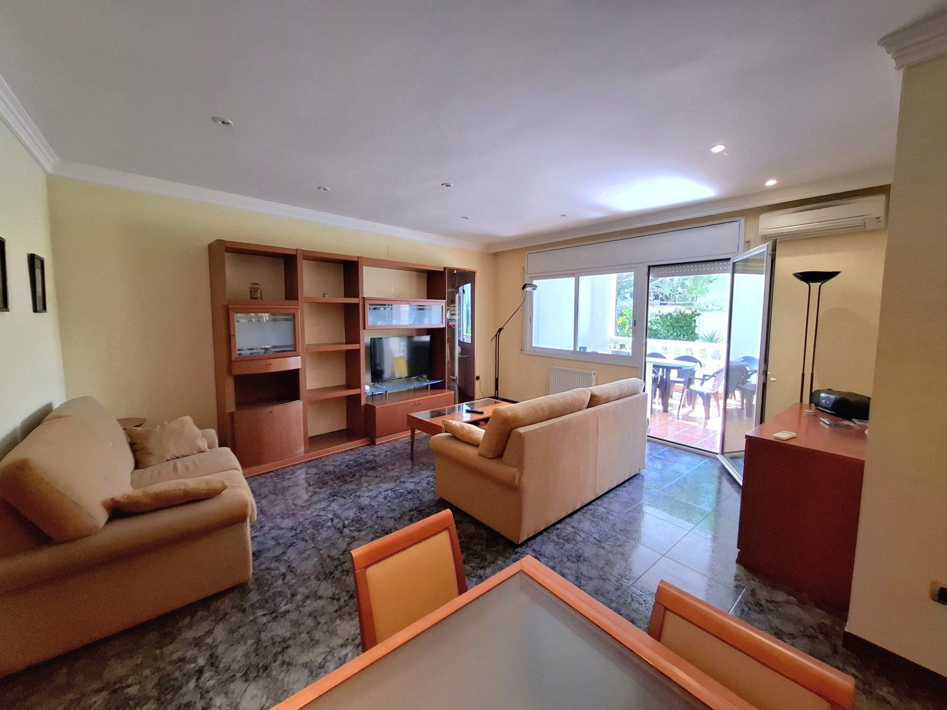 Living room of Flat for sale in Llançà  with Heating, Terrace and Furnished