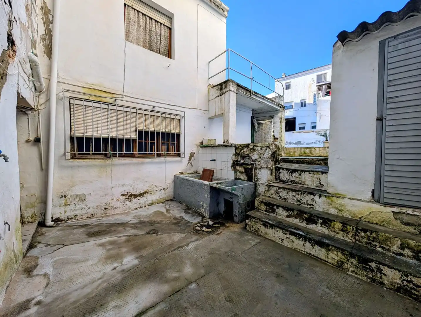Vista exterior de Casa o xalet en venda en Loja amb Terrassa