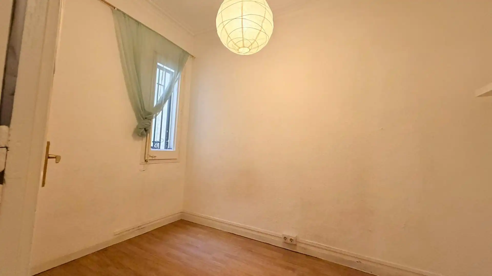 Habitación de Piso en venta en Barcelona con Parquet