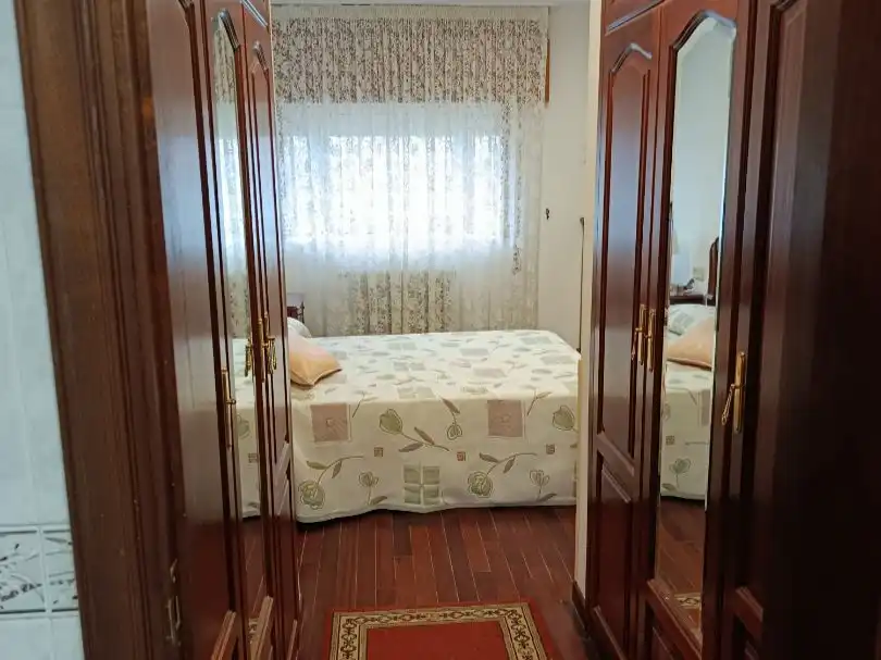 Dormitori de Casa o xalet per a compartir en Parroquias de Santiago