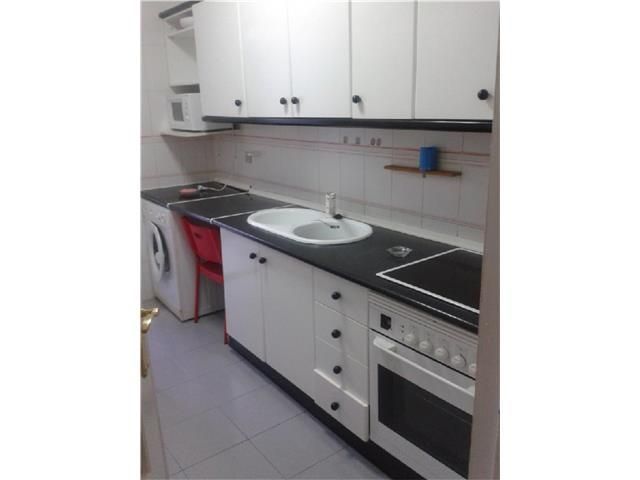 Cuina de Apartament de lloguer en Trujillo amb Aire condicionat, Calefacció i Moblat