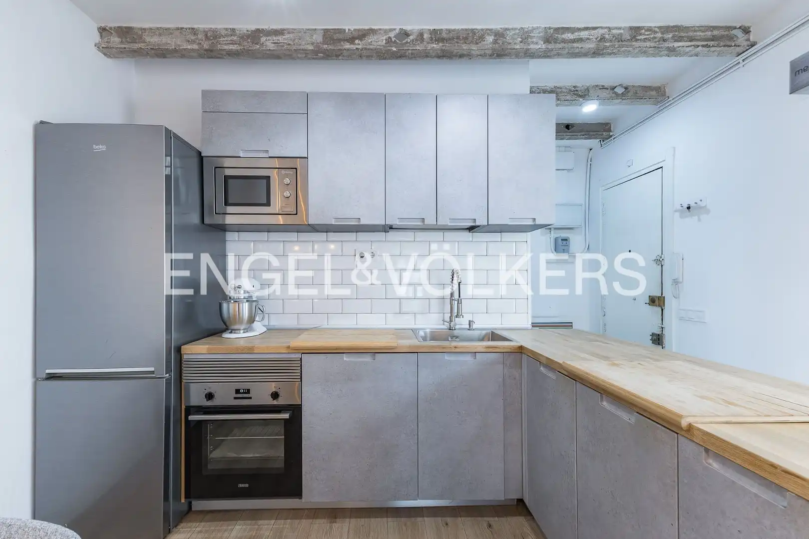 Cocina de Piso en venta en L'Hospitalet de Llobregat con Aire acondicionado, Calefacción y Terraza