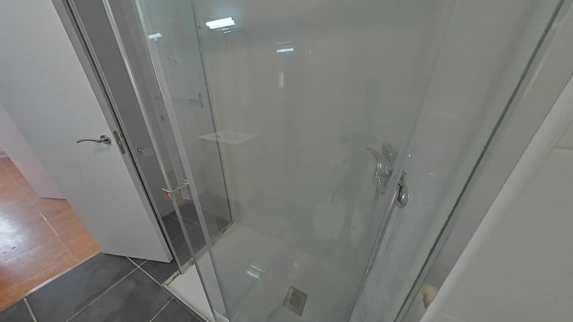 Bathroom of Flat for sale in Madrid