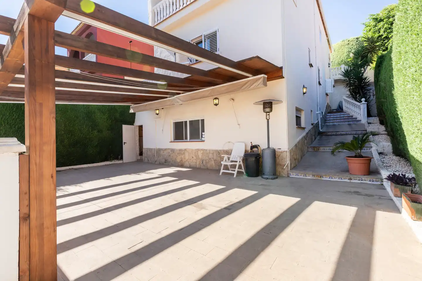 Terrassa de Casa adosada en venda en Chiva amb Aire condicionat, Calefacció i Jardí privat