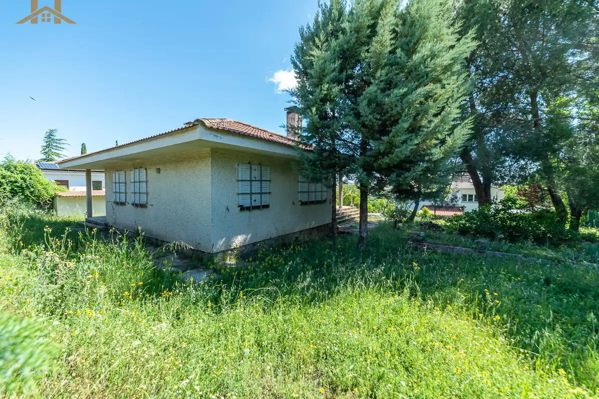 Vista exterior de Casa o chalet en venta en Villanueva del Pardillo con Jardín privado y Piscina