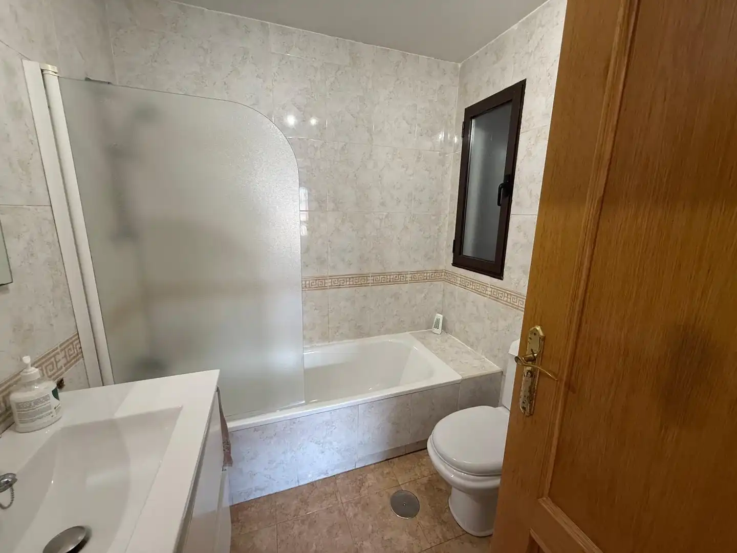 Badezimmer von Wohnung zur Miete in Valladolid mit Heizung und Abstellraum