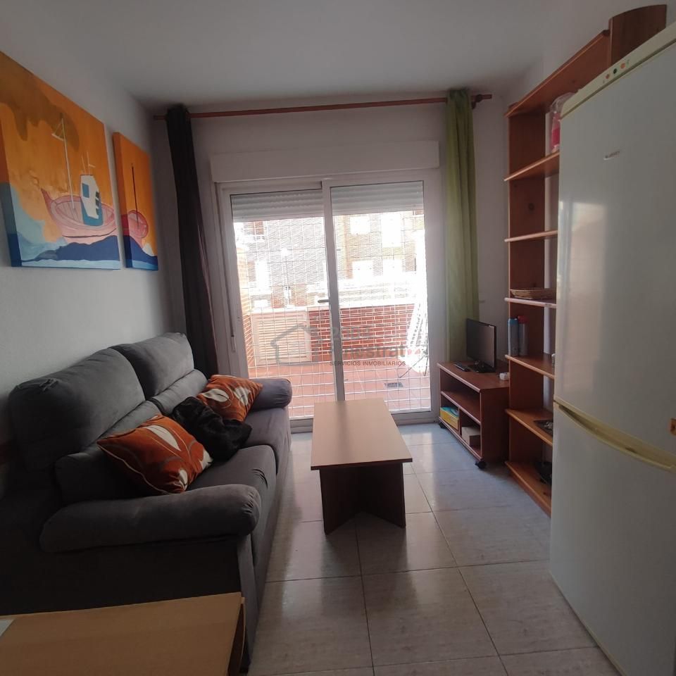 Sala d'estar de Estudi de lloguer en Villajoyosa / La Vila Joiosa amb Aire condicionat, Terrassa i Moblat