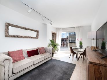 Penthouse with balcony to rent in Horta - Guinardó