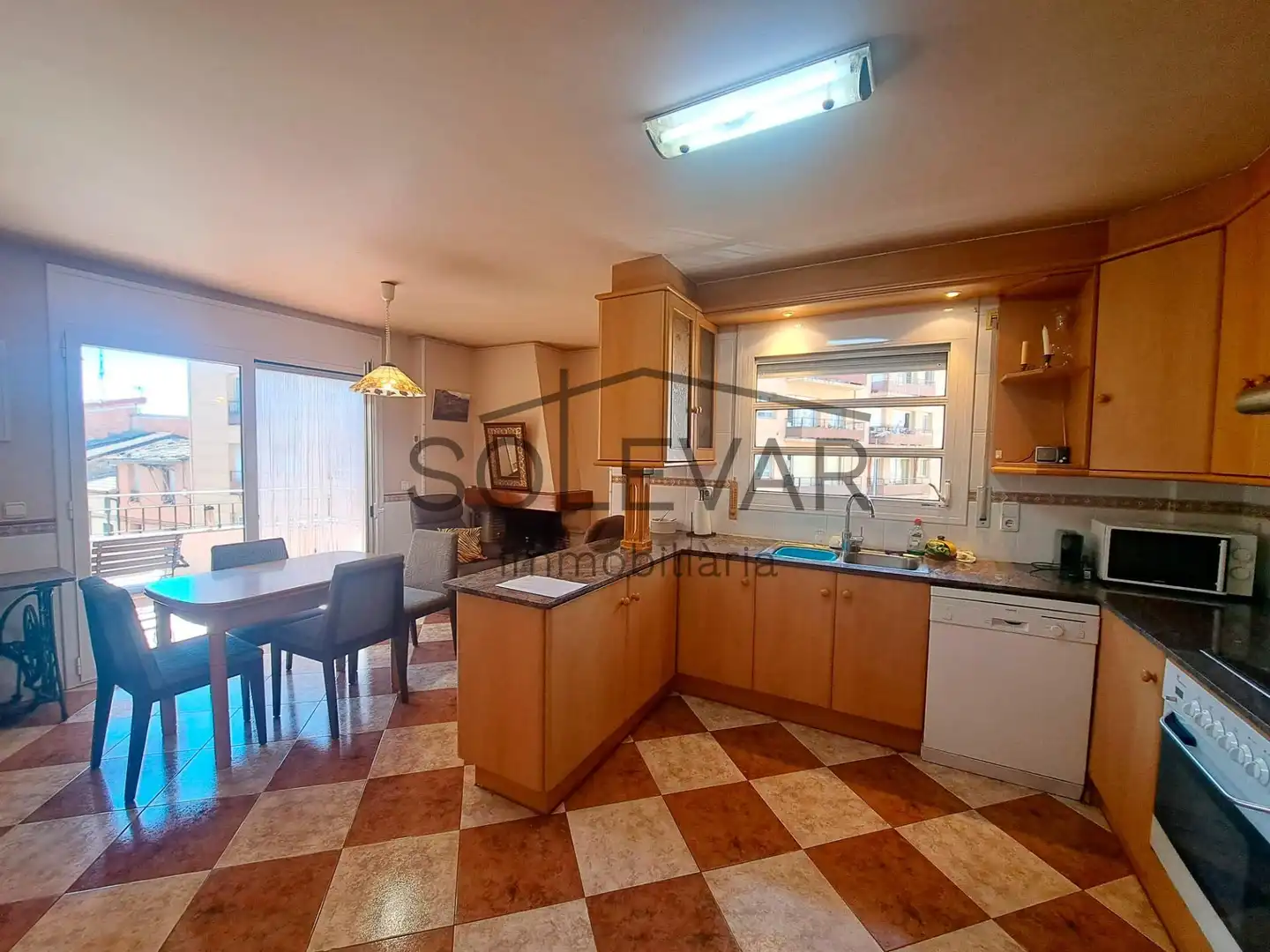 Küche von Wohnung zum Verkauf in Tremp mit Klimaanlage, Heizung und Terrasse