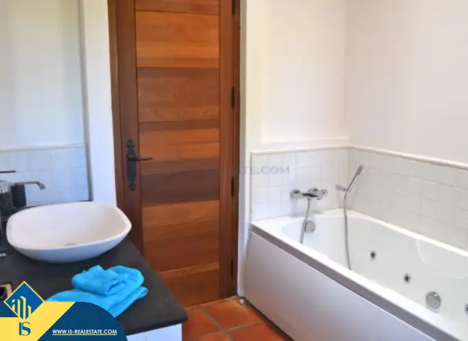 Baño de Casa o chalet en venta en Santa Eulària des Riu con Terraza, Piscina y Amueblado