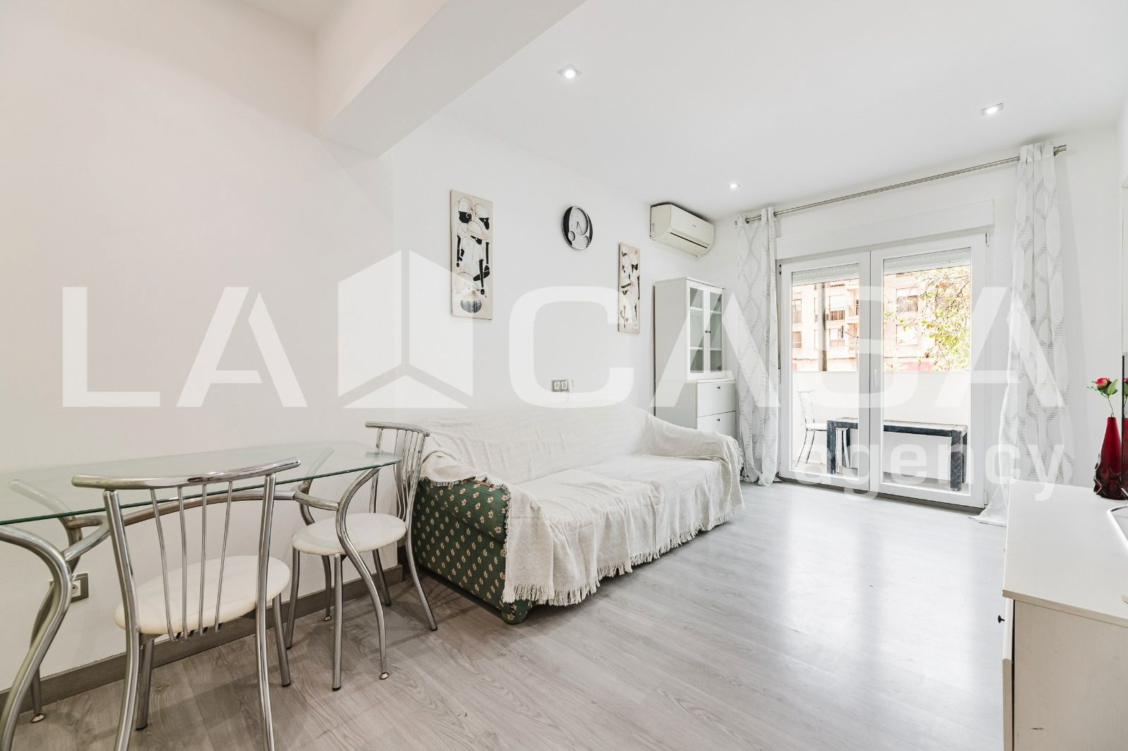 Habitación de Piso en venta en  Valencia Capital con Parquet y Balcón