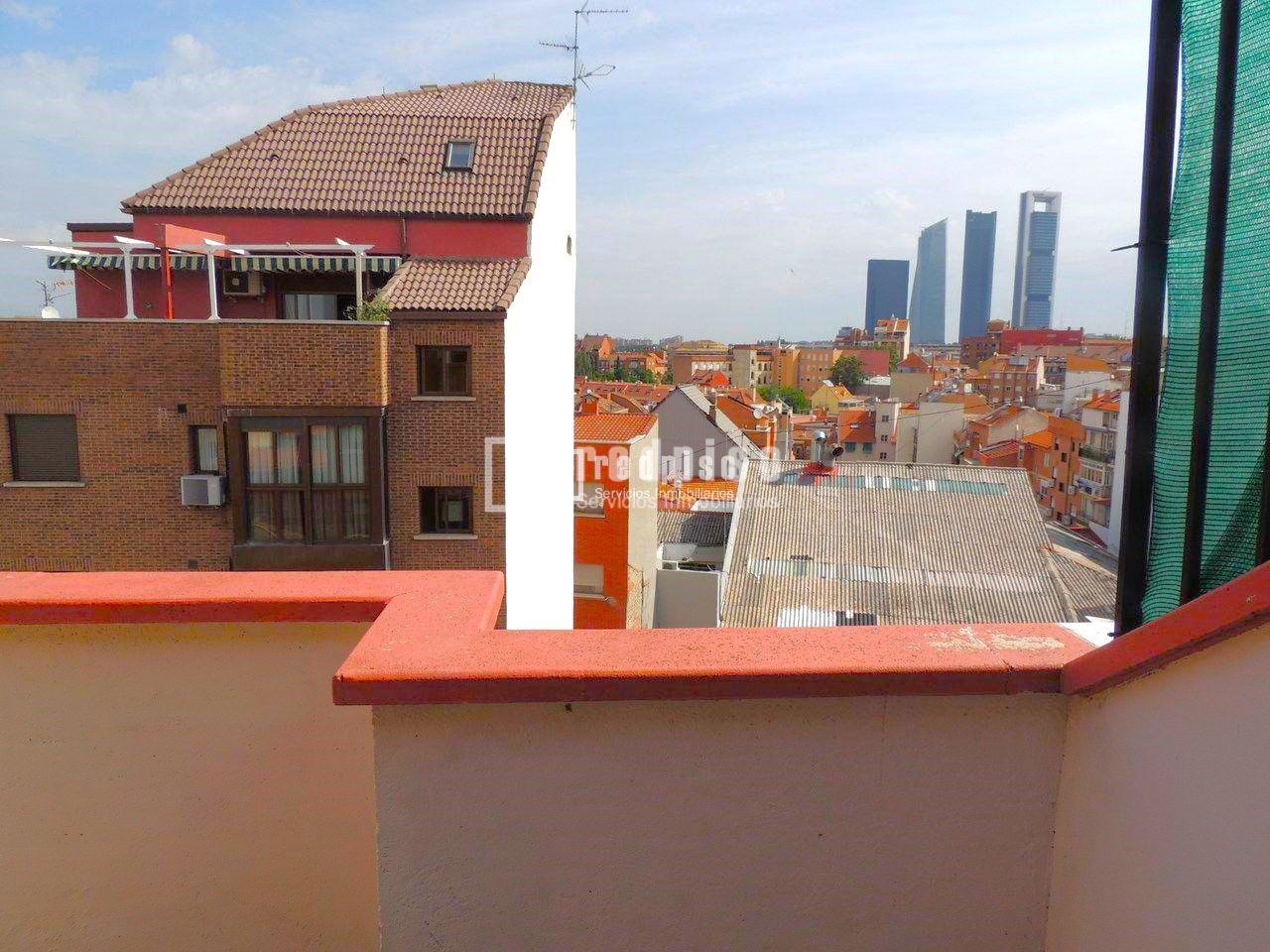 Terraza de Ático en venta en  Madrid Capital con Aire acondicionado, Calefacción y Parquet
