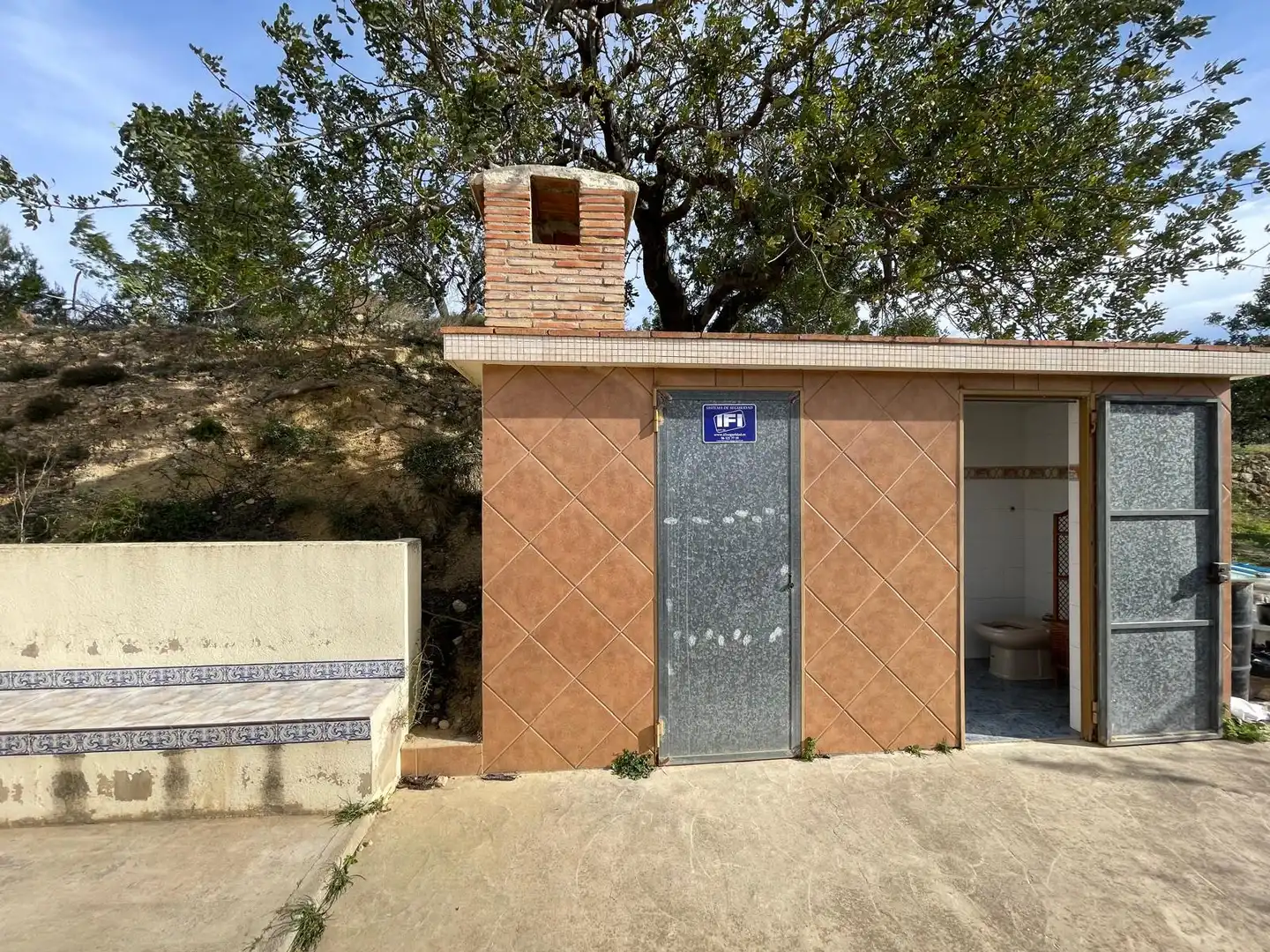 Exterior view of Houses for sale in Buñol, Valencia