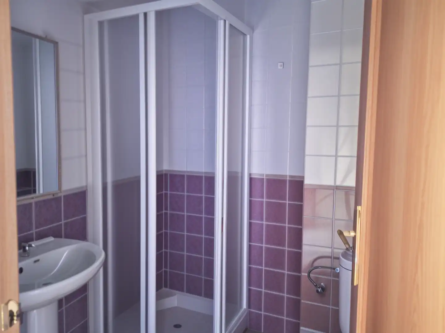 Bathroom of Houses for sale in Las Herencias