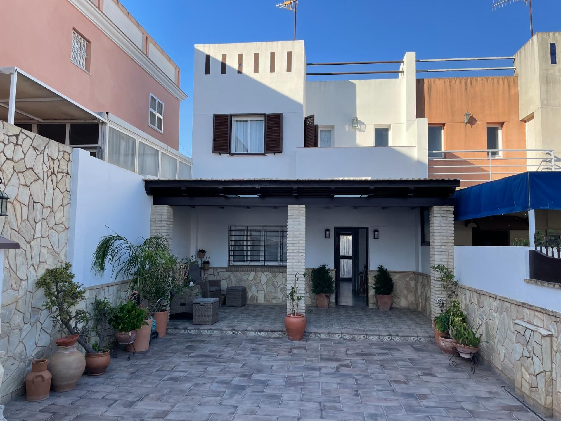 Vista exterior de Dúplex en venda en Sanlúcar de Barrameda amb Aire condicionat, Calefacció i Terrassa