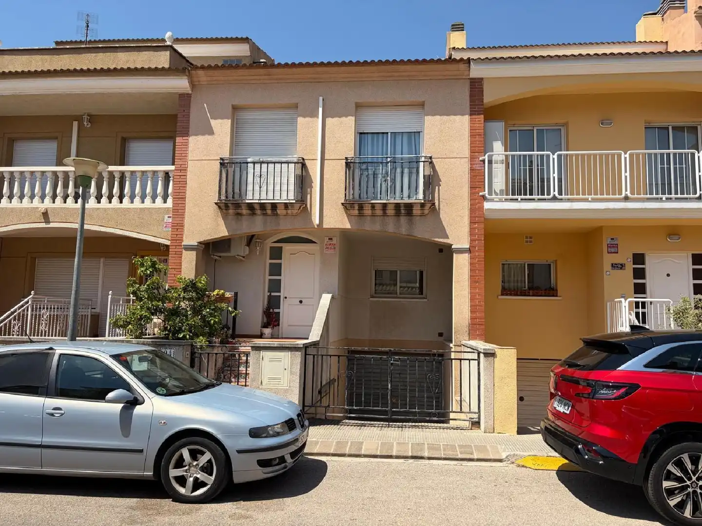 Exterior view of Houses for sale in El Vendrell  with Private garden