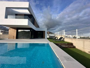 Neubau-Villa mit Balkon zum Verkauf in Balcón de Finestrat - Terra Marina
