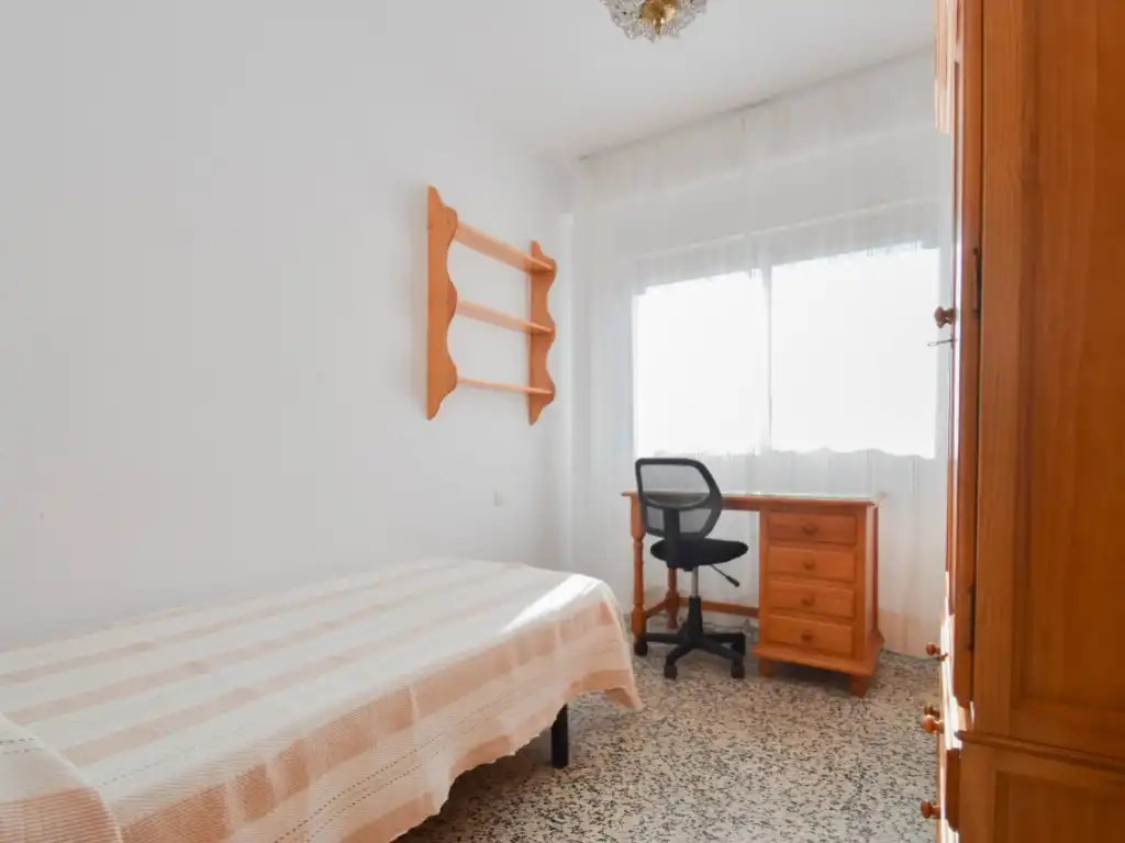 Schlafzimmer von Wohnung zur Miete in Granada mit Möbliert