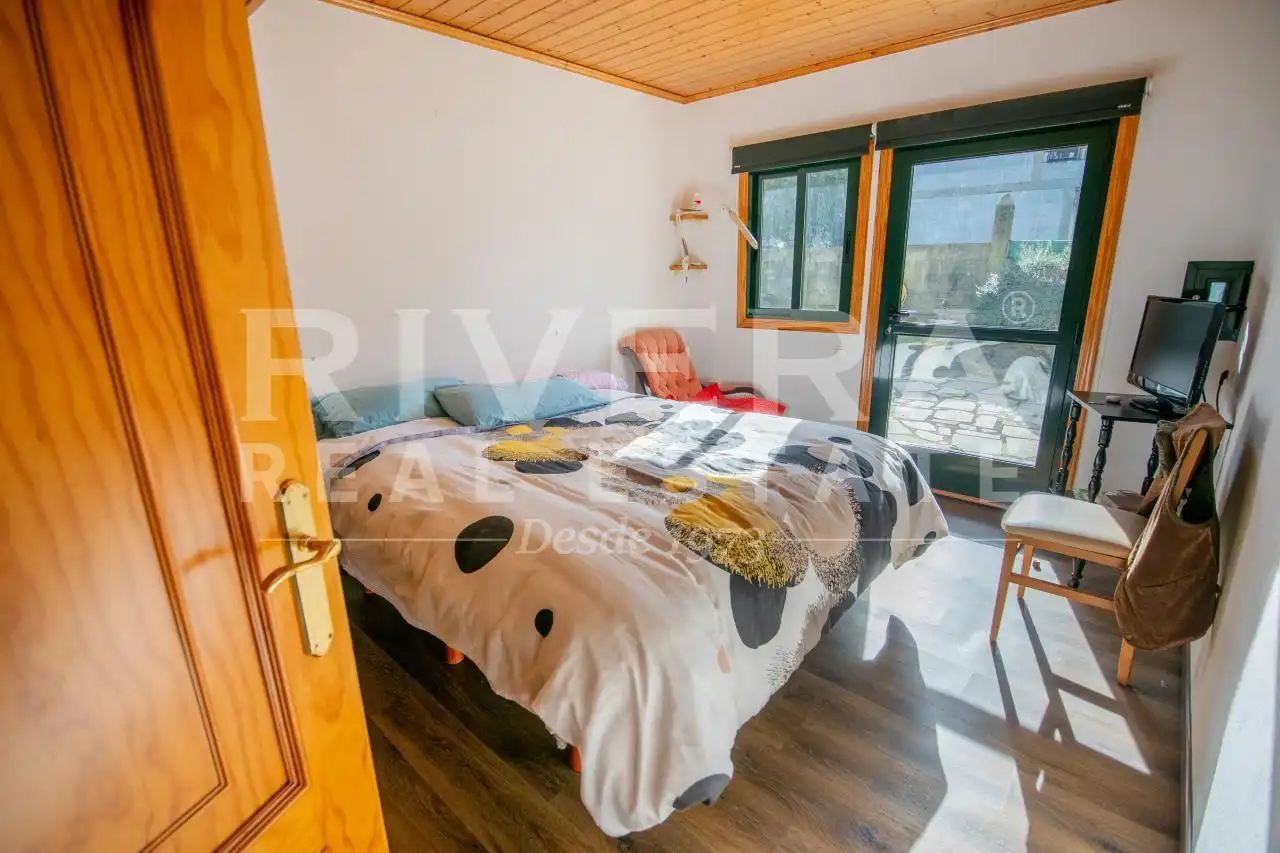 Dormitori de Casa o xalet en venda en Redondela amb Calefacció, Jardí privat i Terrassa