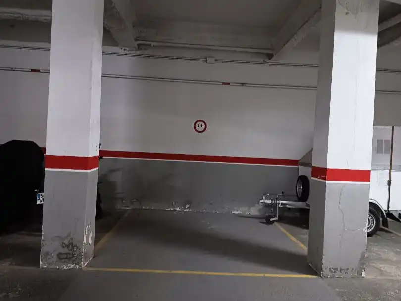 Einzelparkplatz zum Verkauf in Monturiol 71, imagen 2