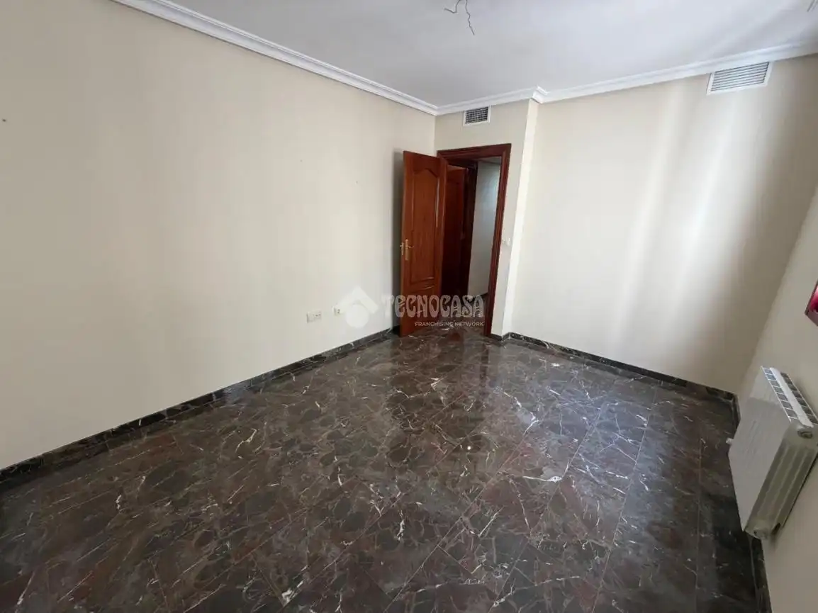 Wohnung zum Verkauf in Jaén mit Terrasse