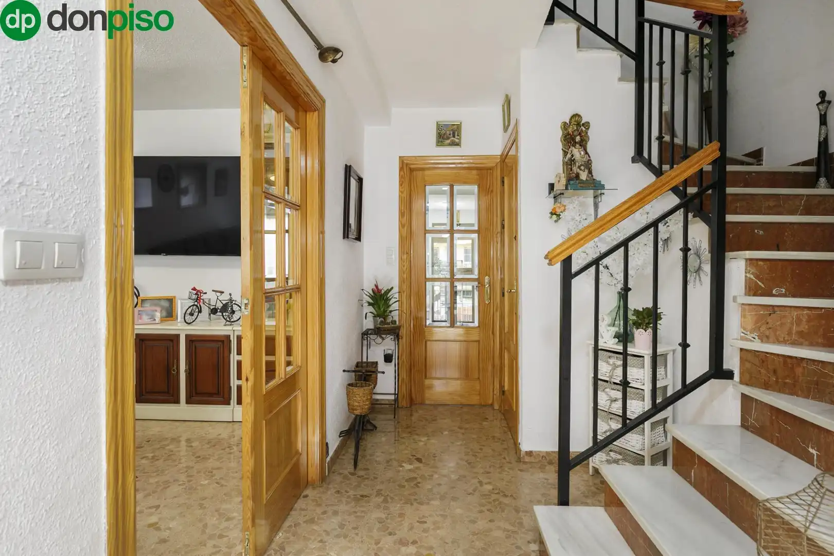 Casa adosada en venta en Vegas del Genil con Terraza y Piscina comunitaria