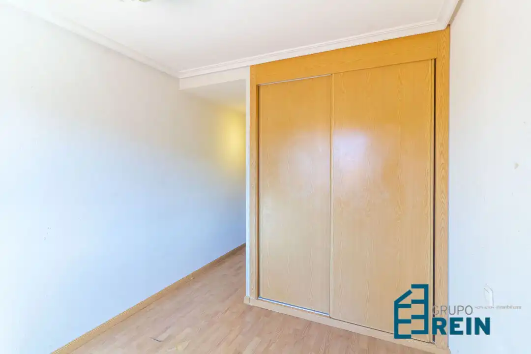 Habitación de Piso en venta en Recas con Calefacción