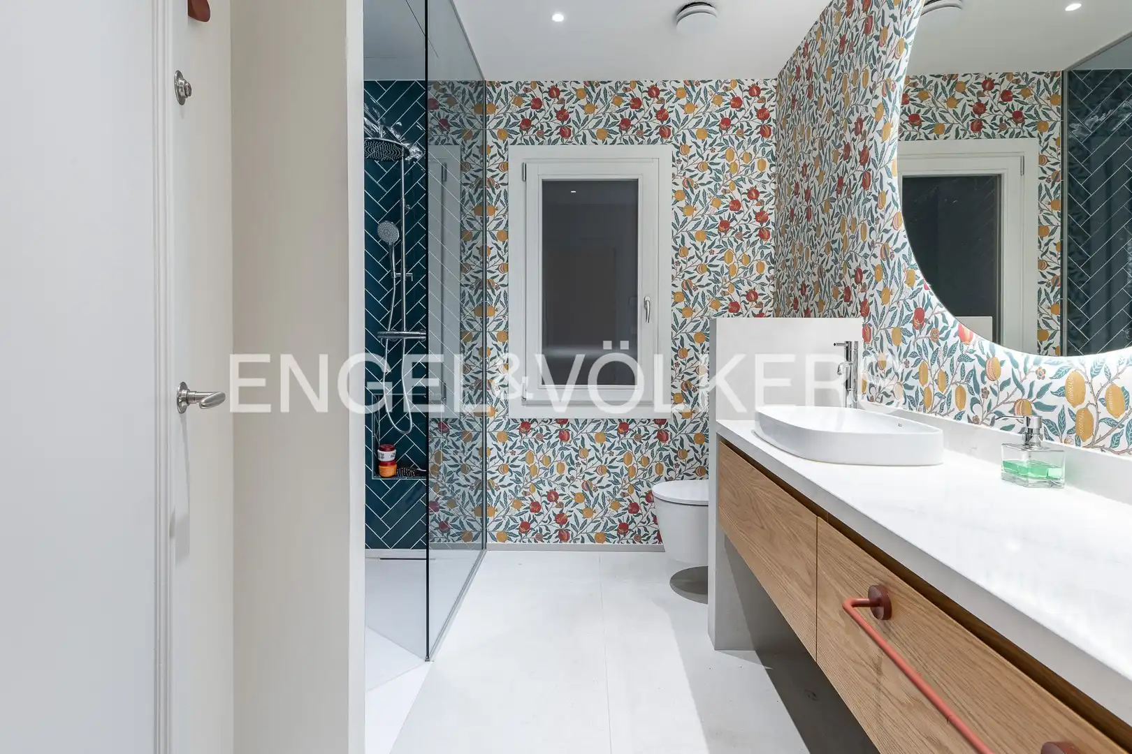 Bathroom of Flat for sale in Barcelona  with Air Conditioner, Heating and Parquet flooring