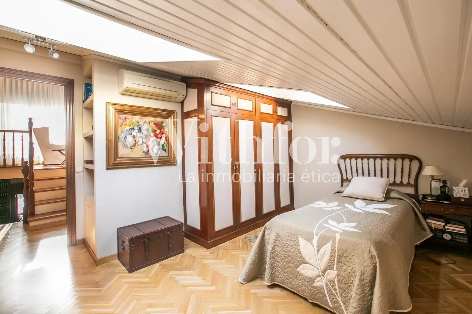 Habitación de Casa adosada en venta en Barcelona con Aire acondicionado, Jardín privado y Terraza