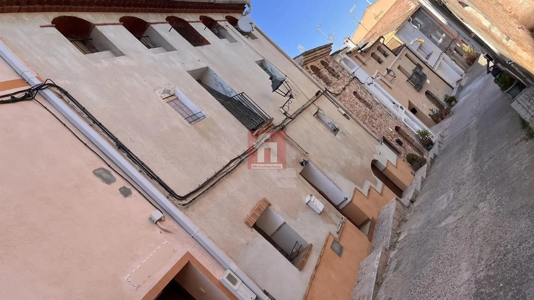 Vista exterior de Casa o xalet en venda en El Molar (Tarragona) amb Calefacció, Traster i Balcó