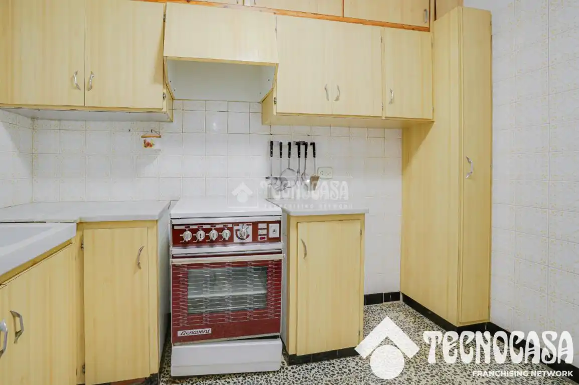 Küche von Wohnung zum Verkauf in Mataró mit Klimaanlage, Balkon und Alarm
