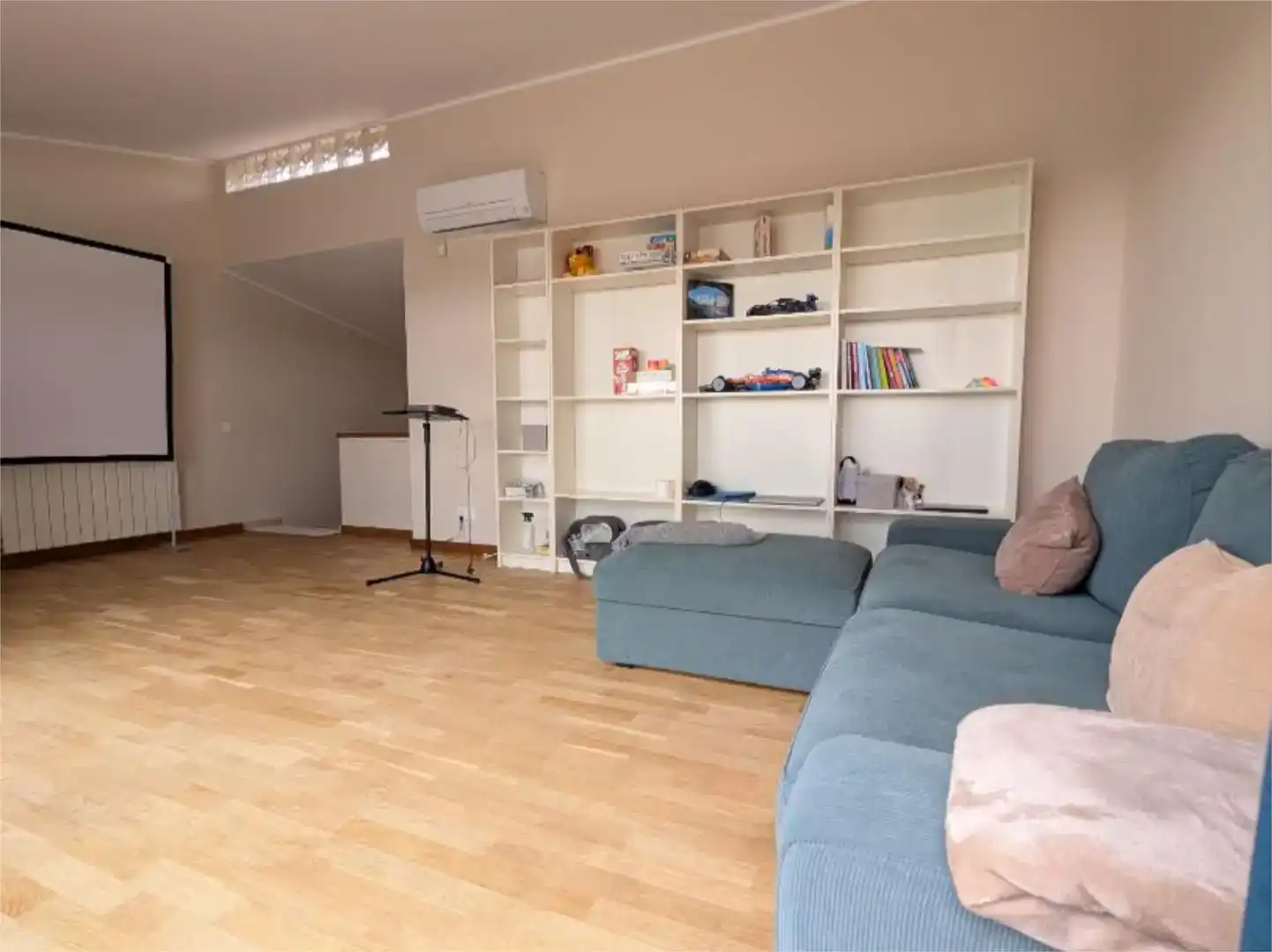 Sala d'estar de Casa adosada en venda en Tiana amb Aire condicionat