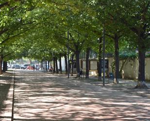 Vista exterior de Pis de lloguer en Sant Cugat del Vallès amb Calefacció, Parquet i Moblat