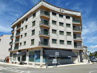 Local comercial de lloguer a Rúa Rosalía de Castro 82