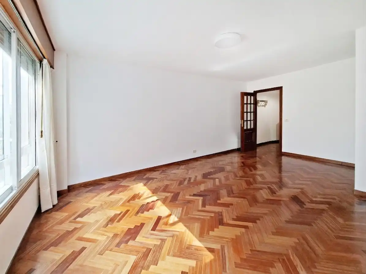 Sala d'estar de Pis en venda en A Coruña Capital  amb Calefacció, Parquet i Traster