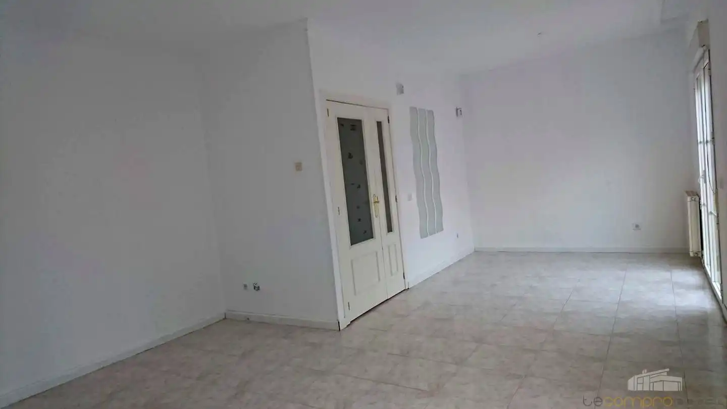 Casa adosada en venta en Ugena con Terraza