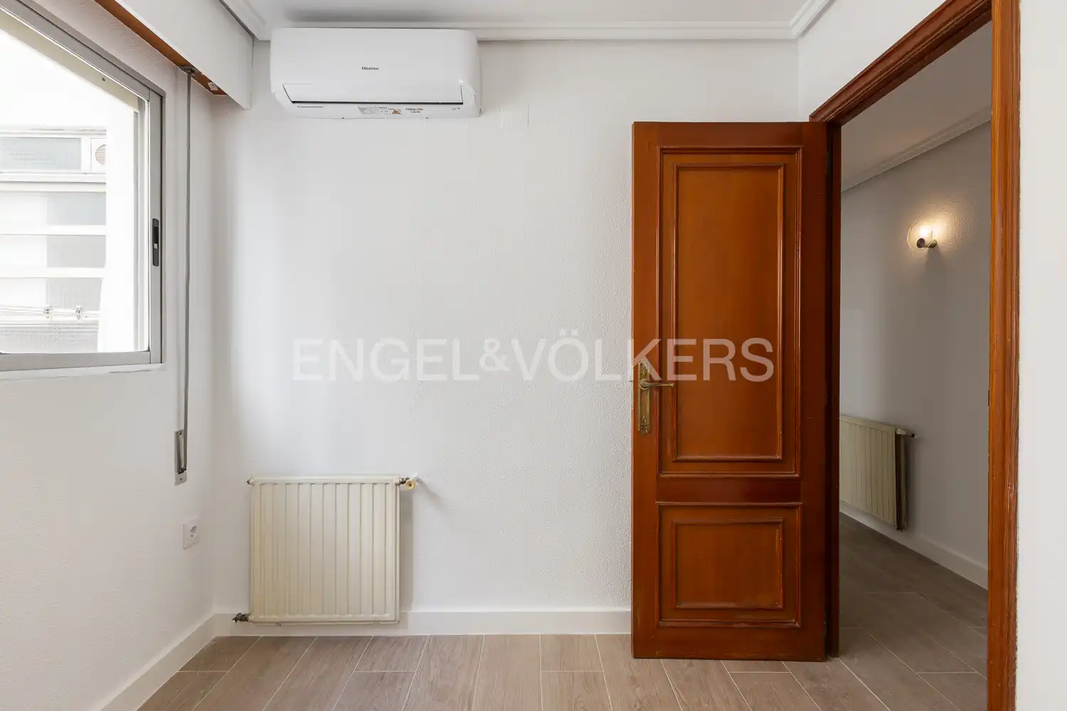 Wohnung zur Miete in Valencia mit Klimaanlage, Heizung und Terrasse