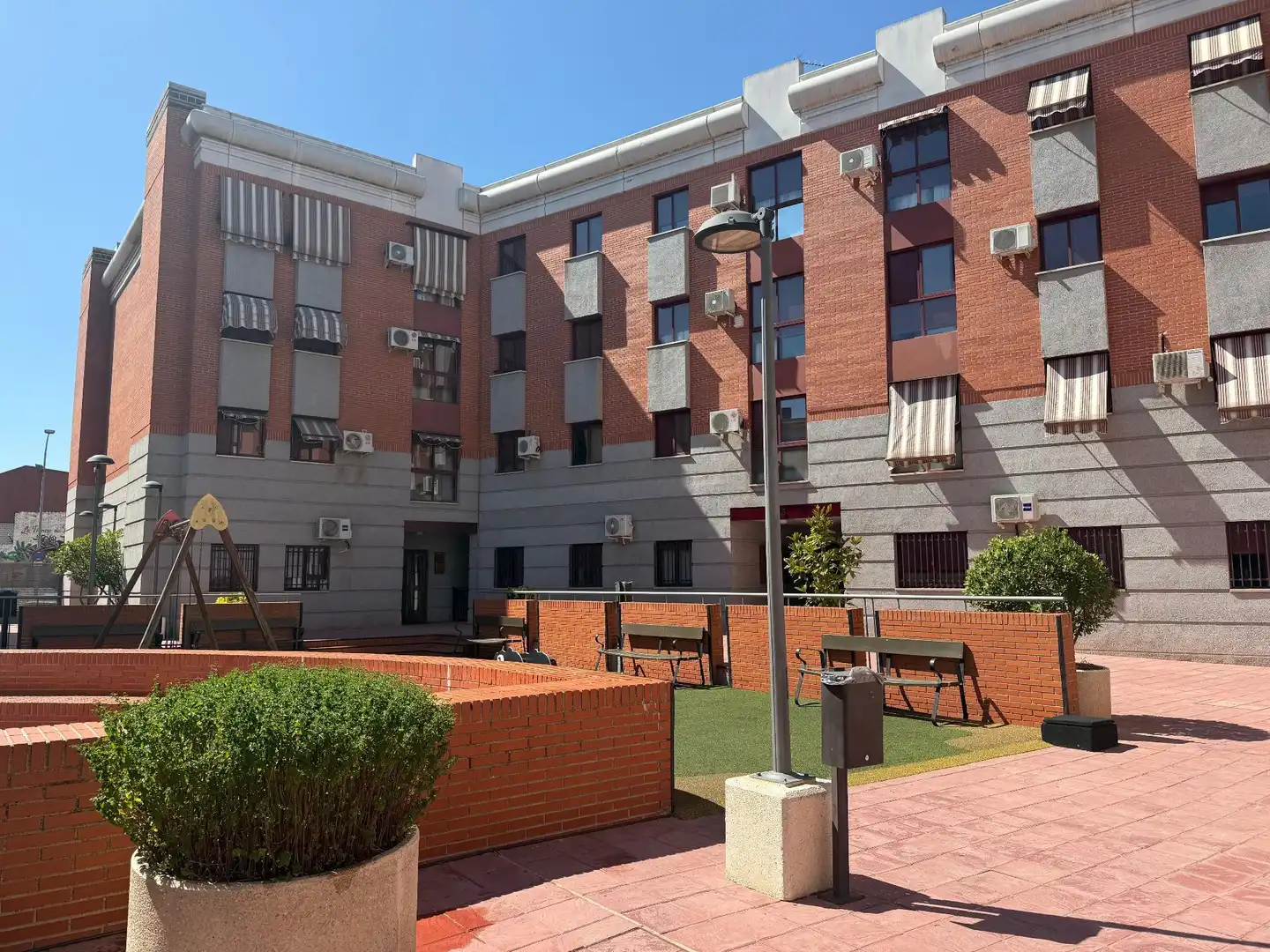 Vista exterior de Piso en venta en Parla con Aire acondicionado y Calefacción