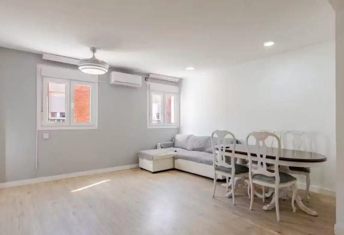 Wohnzimmer von Wohnung zur Miete in Usera