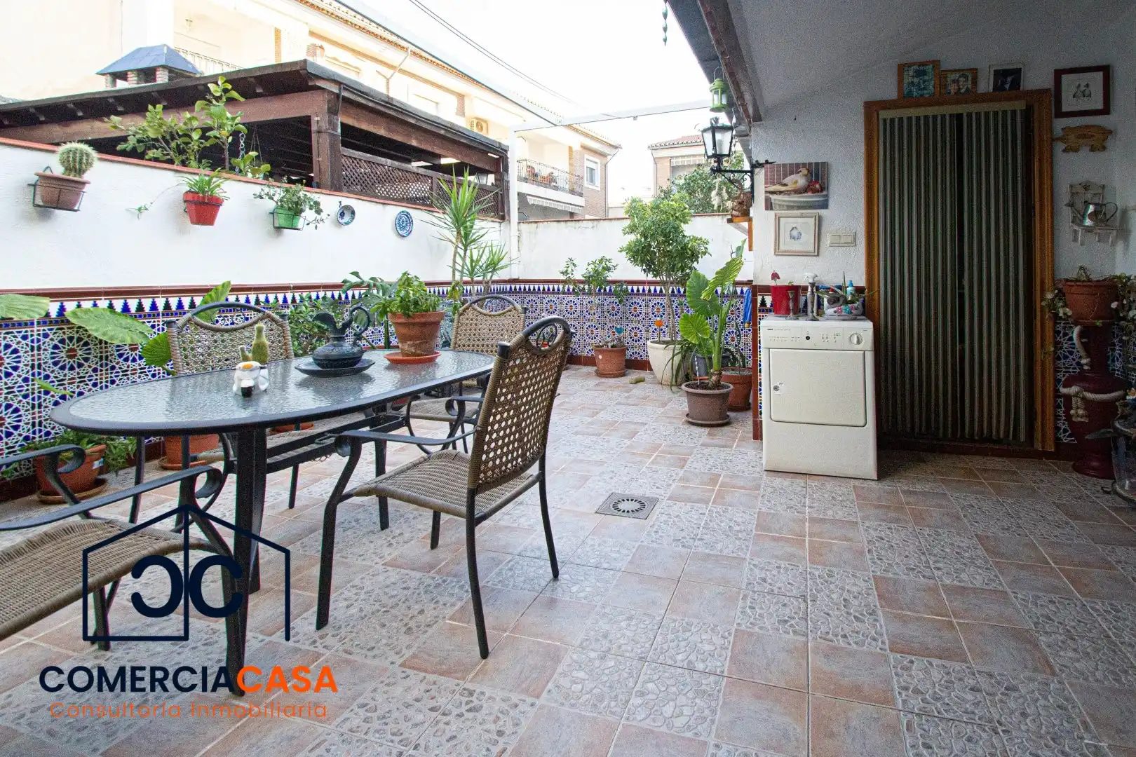 Vista exterior de Casa adosada en venda en Armilla amb Calefacció, Terrassa i Traster