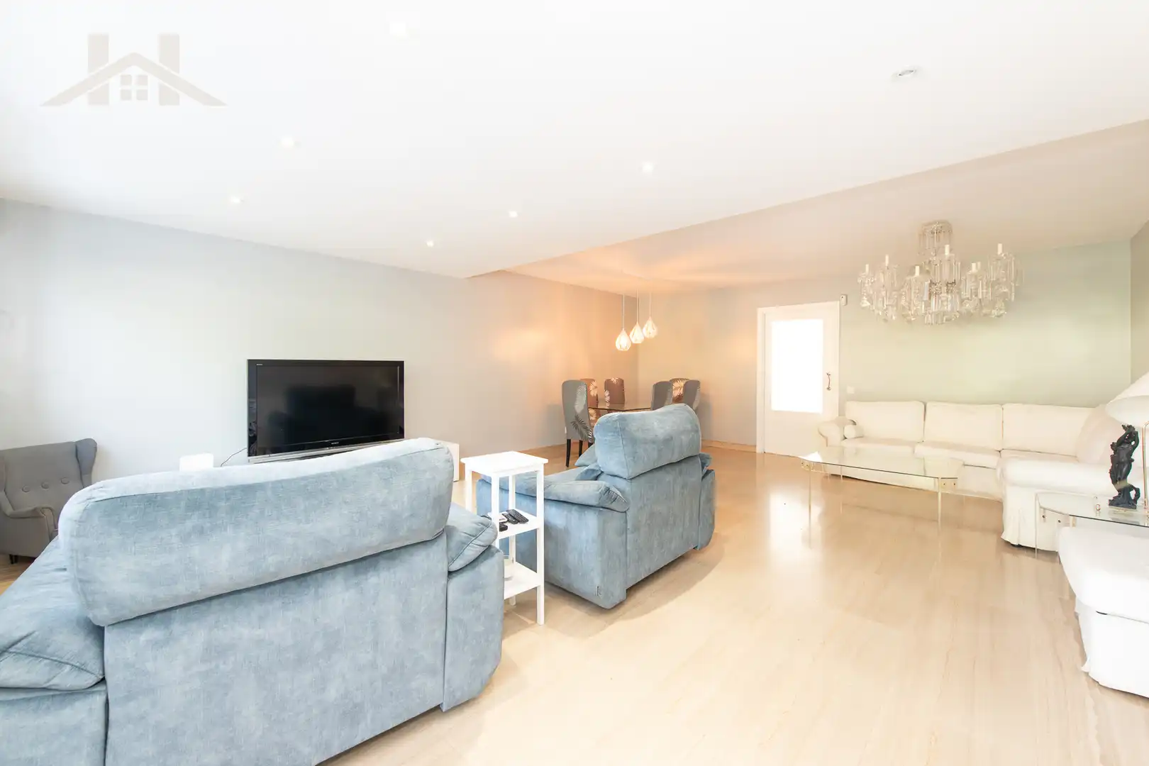 Living room of Houses for sale in La Moraleja  with Air Conditioner, Heating and Private garden