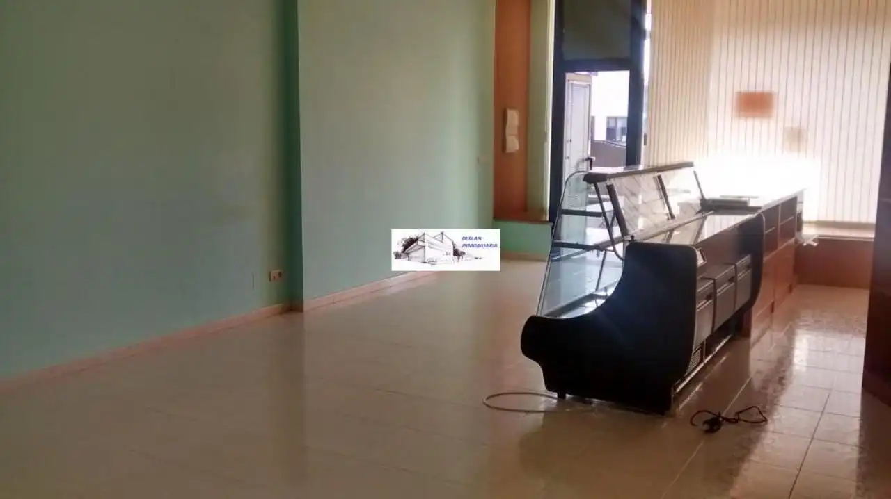 Geschaftsraum zur Miete in Tomiño