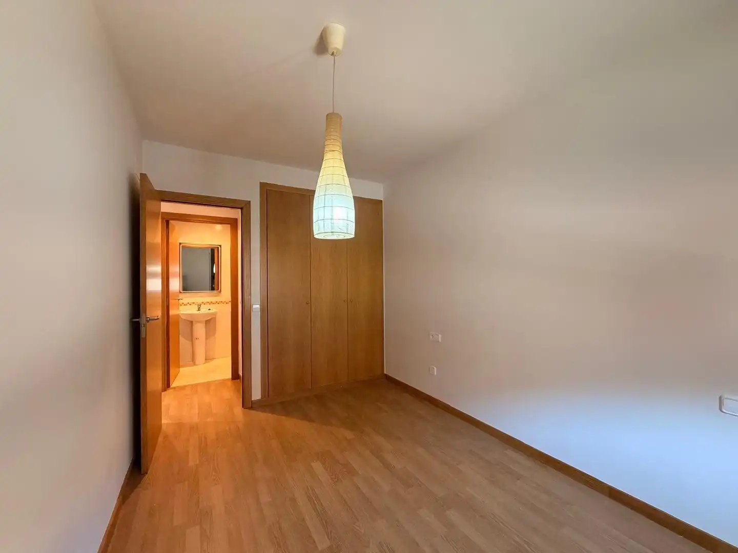 Habitación de Piso en venta en Girona con Calefacción