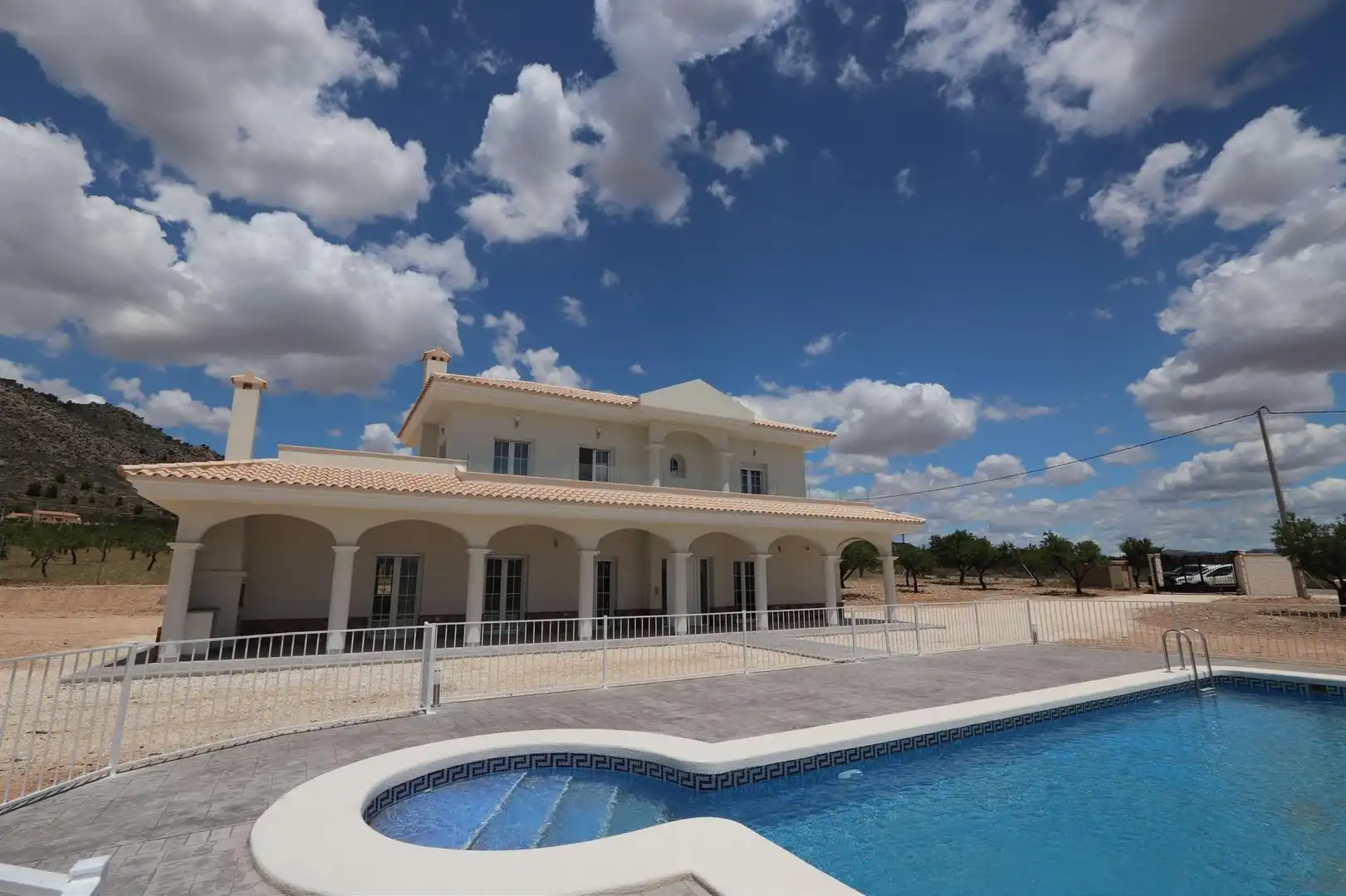 Chalet en venta en El Pinós / Pinoso, imagen 2